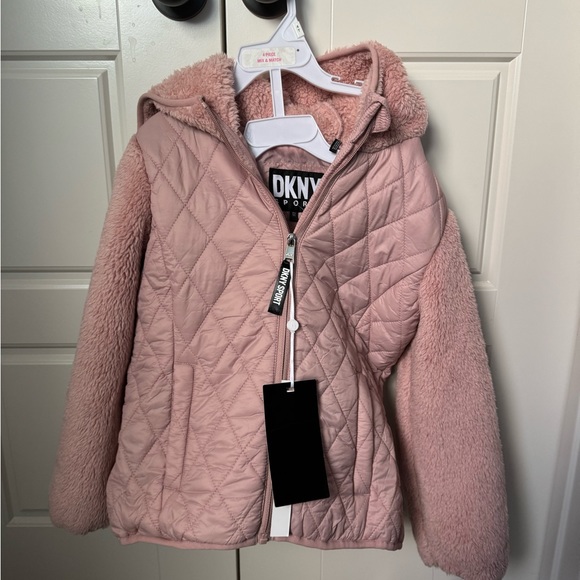 $100 NWT 6x girl’s DKNY sport pink jacket with faux fur, pockets, hood - Picture 3 of 8